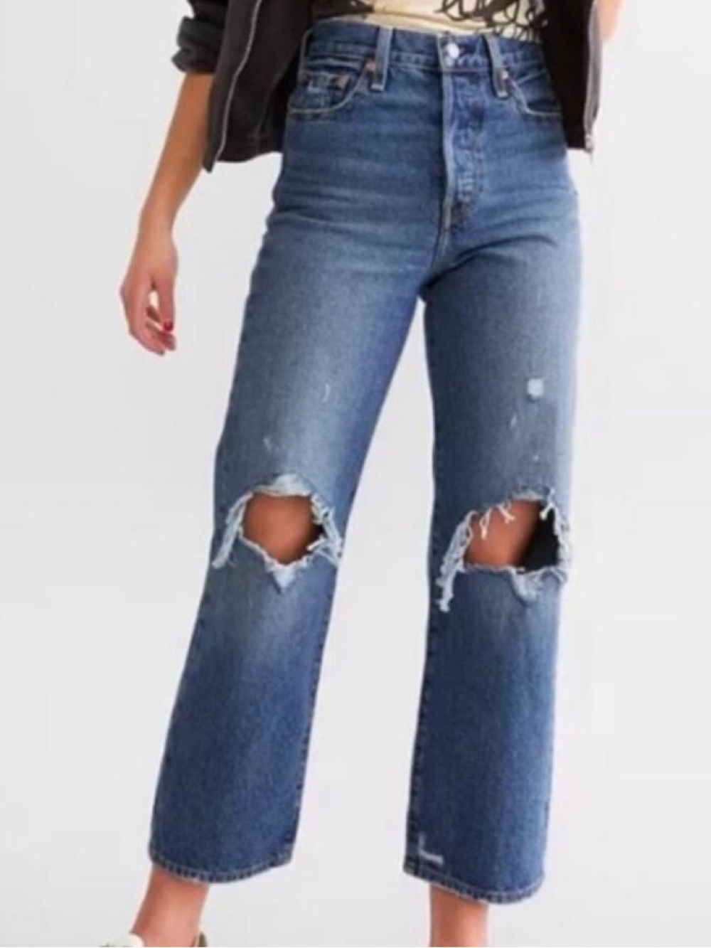 Levi’s rib cage straight ankle distressed jeans size 28